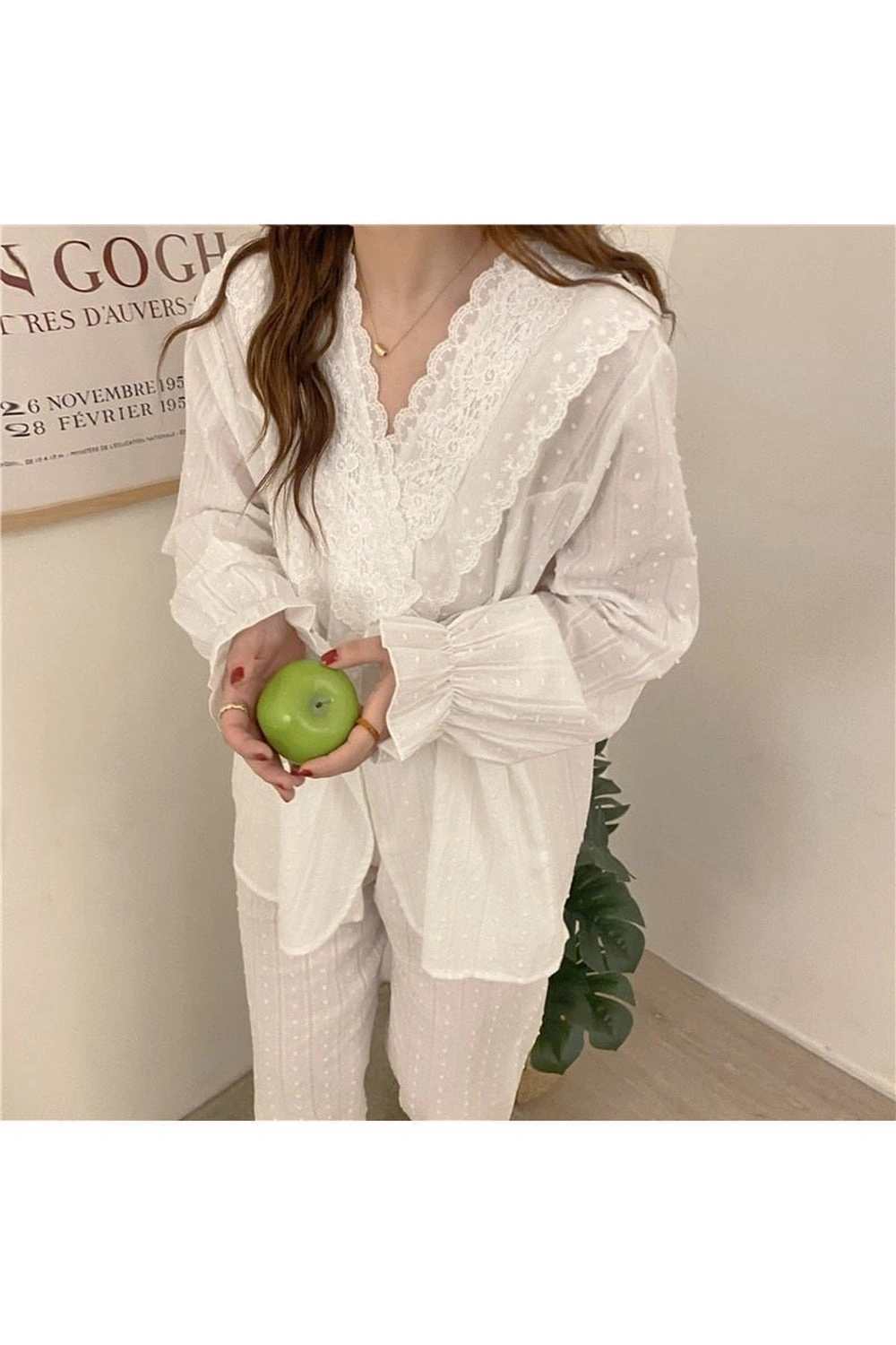 Eleganti e romantici pigiami in pizzo e cotone per sogni d'oro notte dopo notte